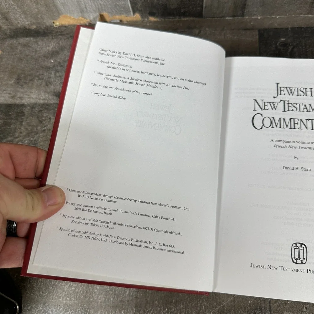 The Jewish New Testament Commentary by David H. Stern (1992, hardcover, 960 pp)